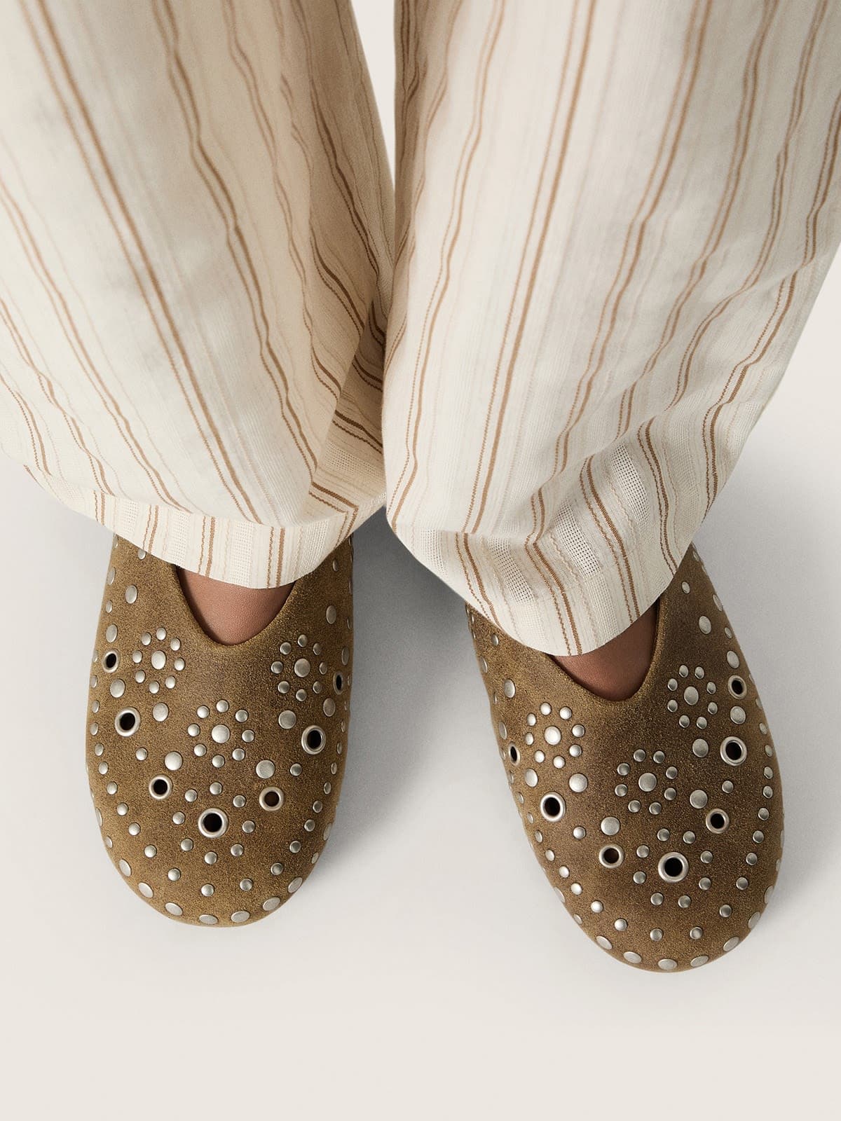 Women&rsquo;s Tierra in khaki suede with silver studs