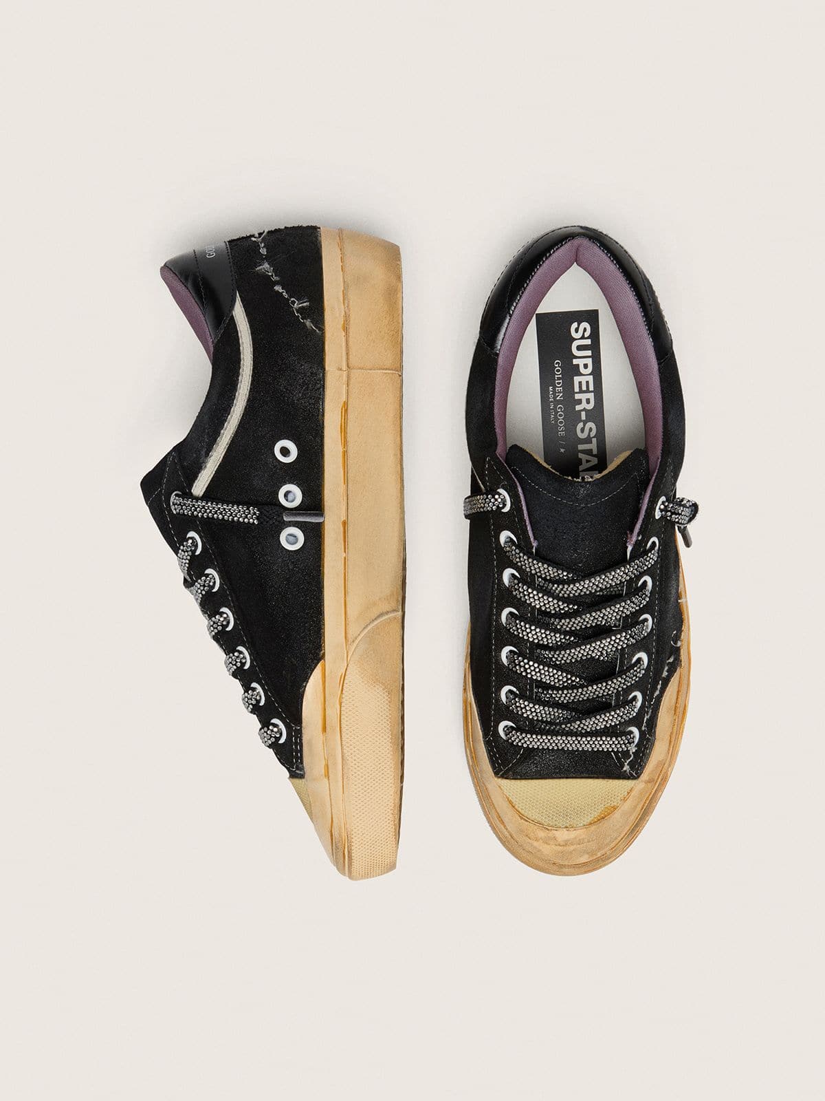 Golden Goose - Super-Star レディース LAB ラミネートスエード（ブラック）＆ナイロン レリーフスター＆クリスタル付きシューレース in 