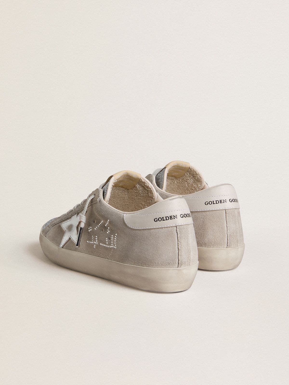 Golden Goose - 限定版 Super-Star レディース スエード（グレー） ラミネートレザースター＆スワロフスキークリスタルタン in 