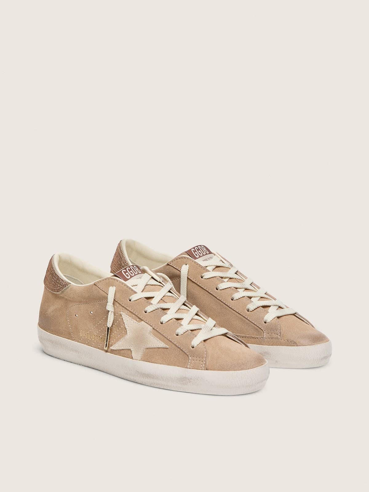Golden Goose Super-Star donna in suede beige con stella color perla e Swarovski bronzo Super-Star beige woman