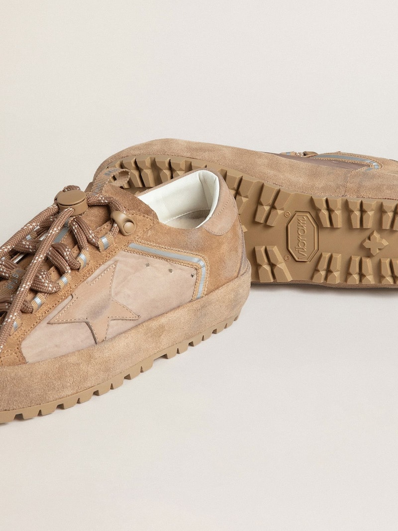 Golden Goose - Super-Star Ski Damen aus Dolmias und Suede in Karamell mit Stern und Ferse aus marmornem Nubuk in 