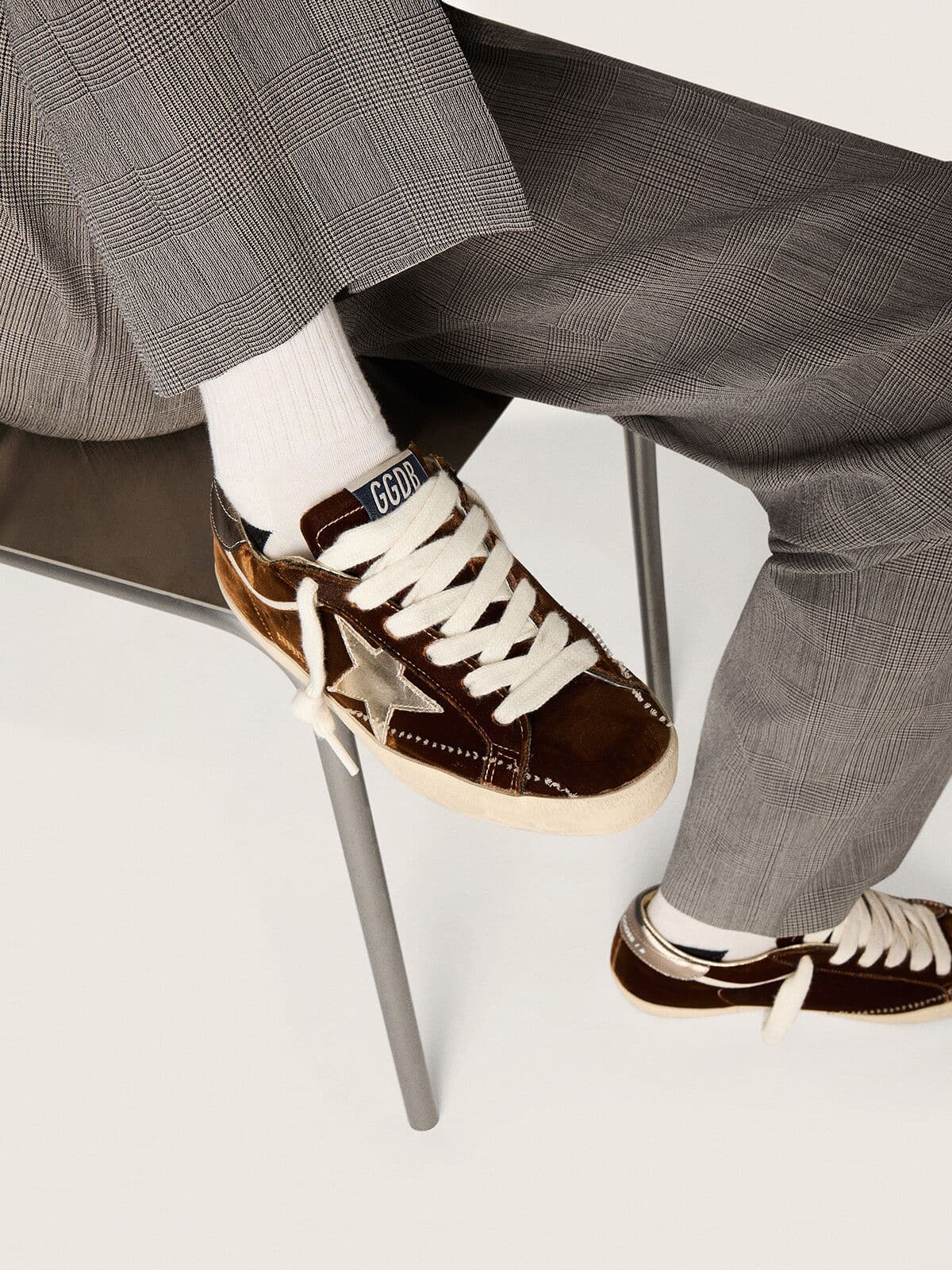 Golden Goose - Super-Star de Mujer de terciopelo coñac con estrella y refuerzo del talón de piel laminada in 