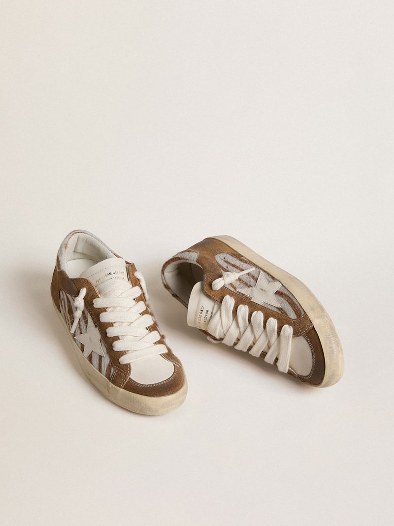 Golden Goose - Super-Star pour femme en cuir fa&ccedil;on poulain z&eacute;br&eacute; avec &eacute;toile en cuir et empi&egrave;cements en cuir velours marron in 