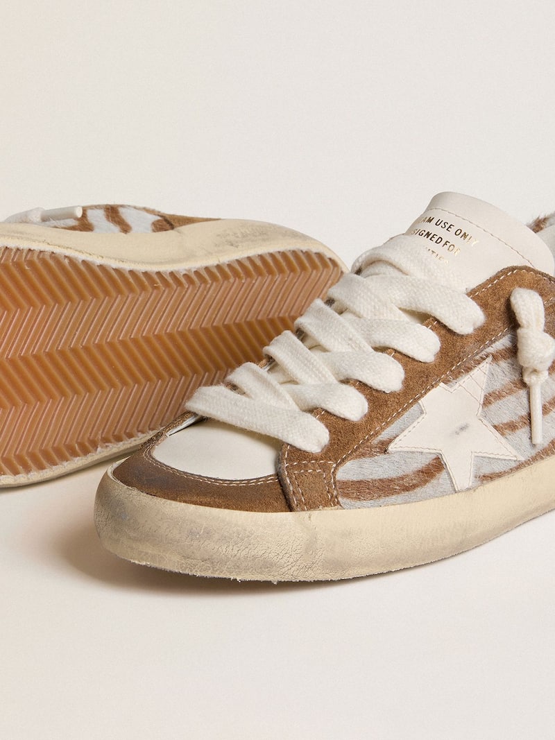Golden Goose - Super-Star pour femme en cuir fa&ccedil;on poulain z&eacute;br&eacute; avec &eacute;toile en cuir et empi&egrave;cements en cuir velours marron in 