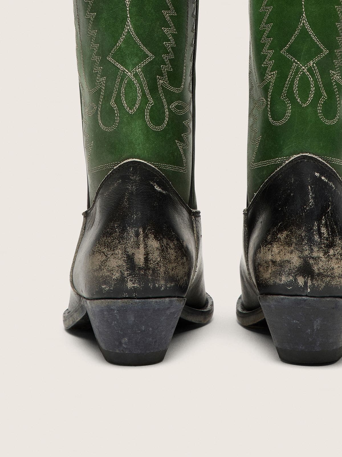 Golden Goose - Botas Wish Star altas de mujer de piel negra con ca&ntilde;a de piel verde y bordados blancos in 