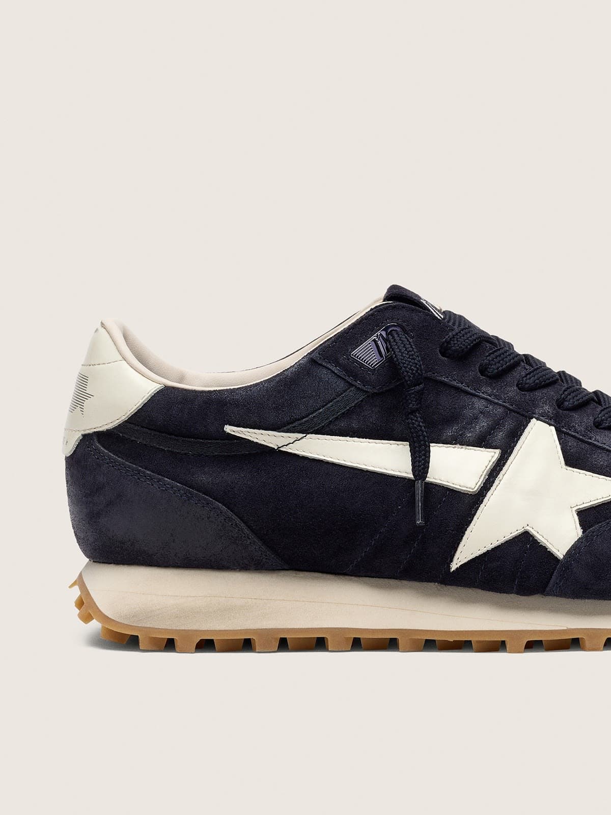 Golden Goose - Marathon Donna in suede nera con stella e talloncino in pelle in 