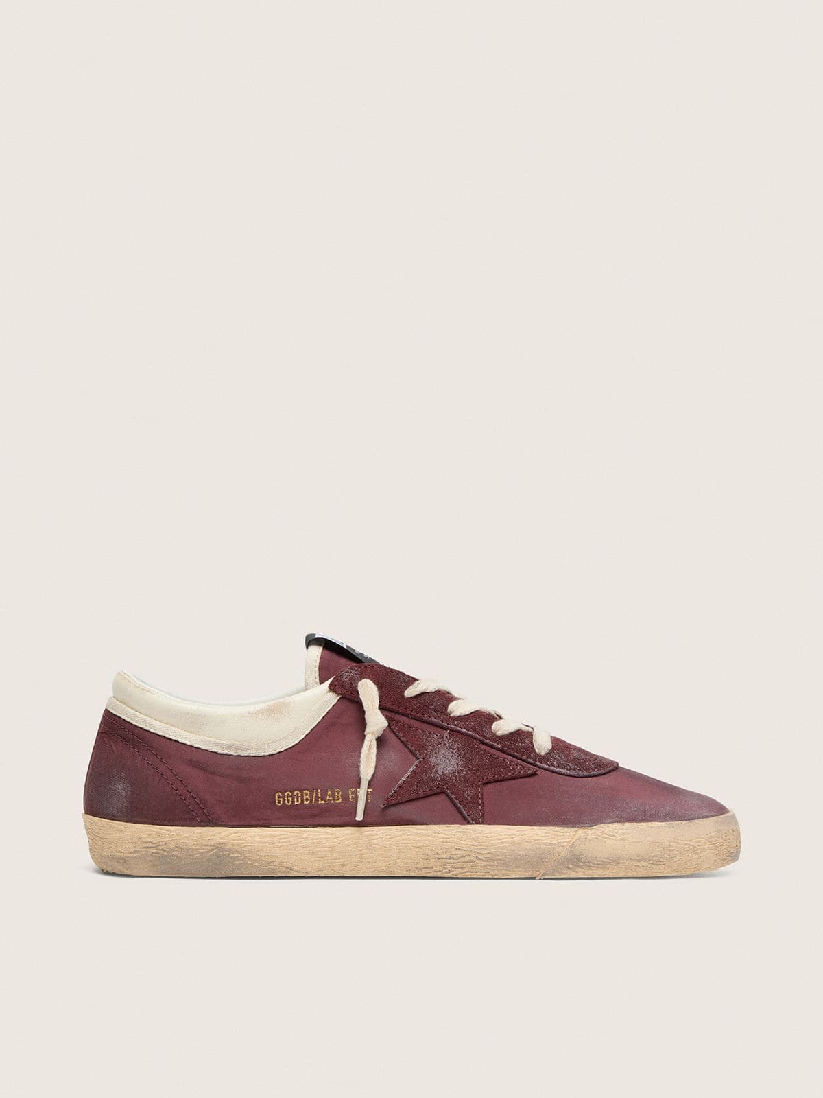 Golden Goose - Super-Star LAB de mujer de nailon burdeos con estrella tono sobre tono in 