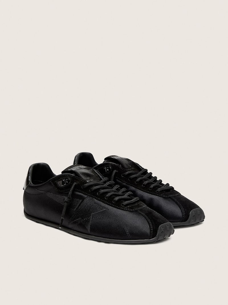 Golden Goose - Marathon Speed de mujer de sat&eacute;n negro con estrella negra in 
