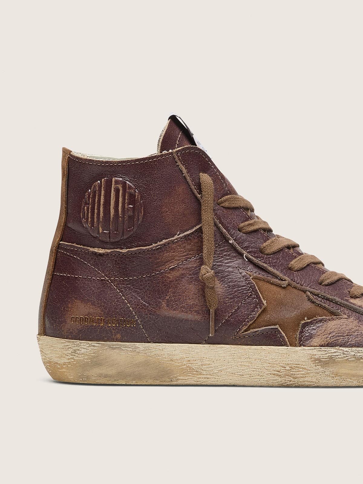 Golden Goose - Francy LTD Damen aus dunkelbraunem Leder mit beigefarbenem Stern in 