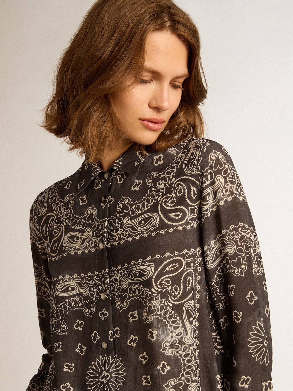 Golden Goose - Pajama shirt in anthracite gray with paisley print in 