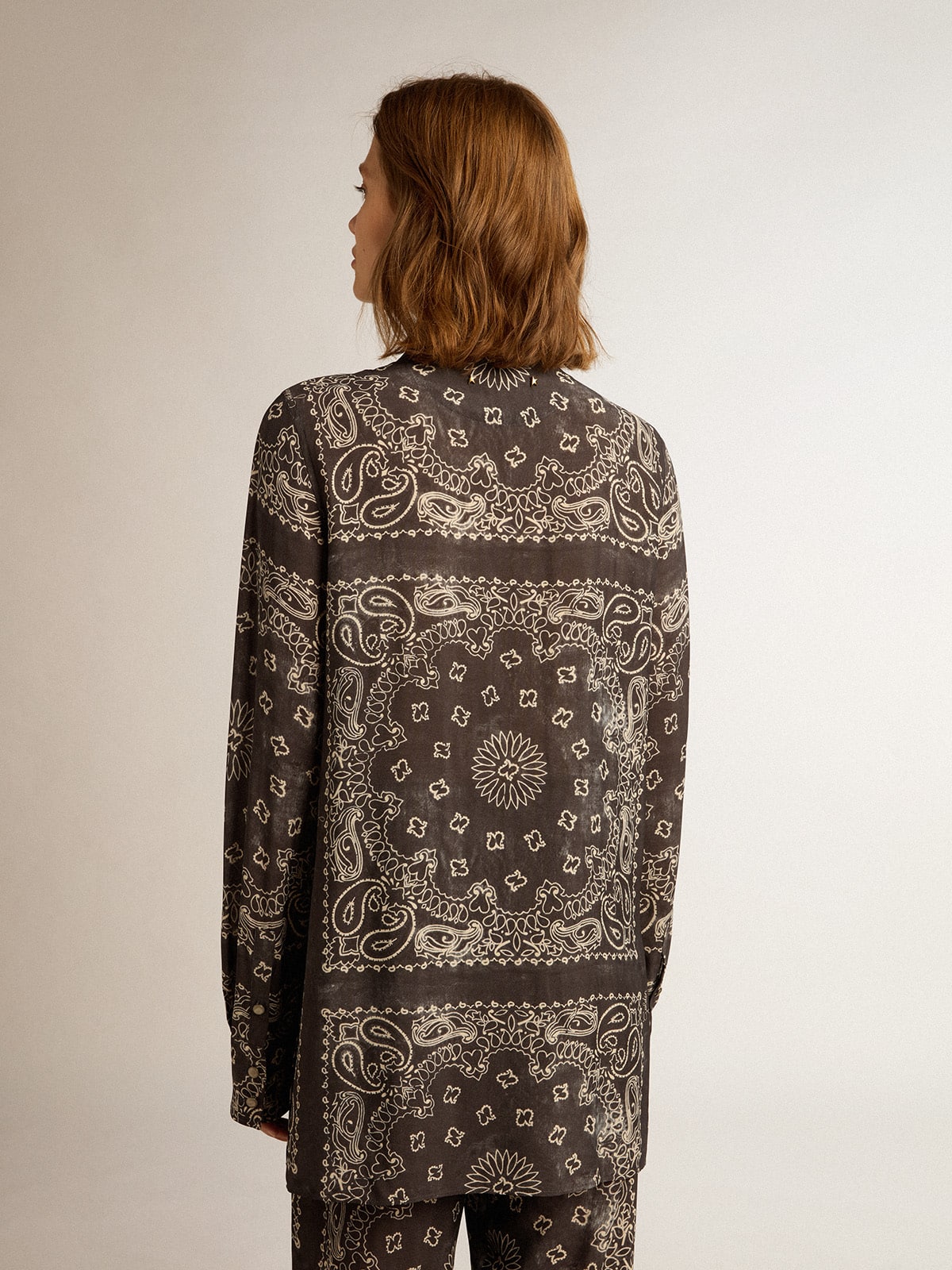 Golden Goose - Pajama shirt in anthracite gray with paisley print in 