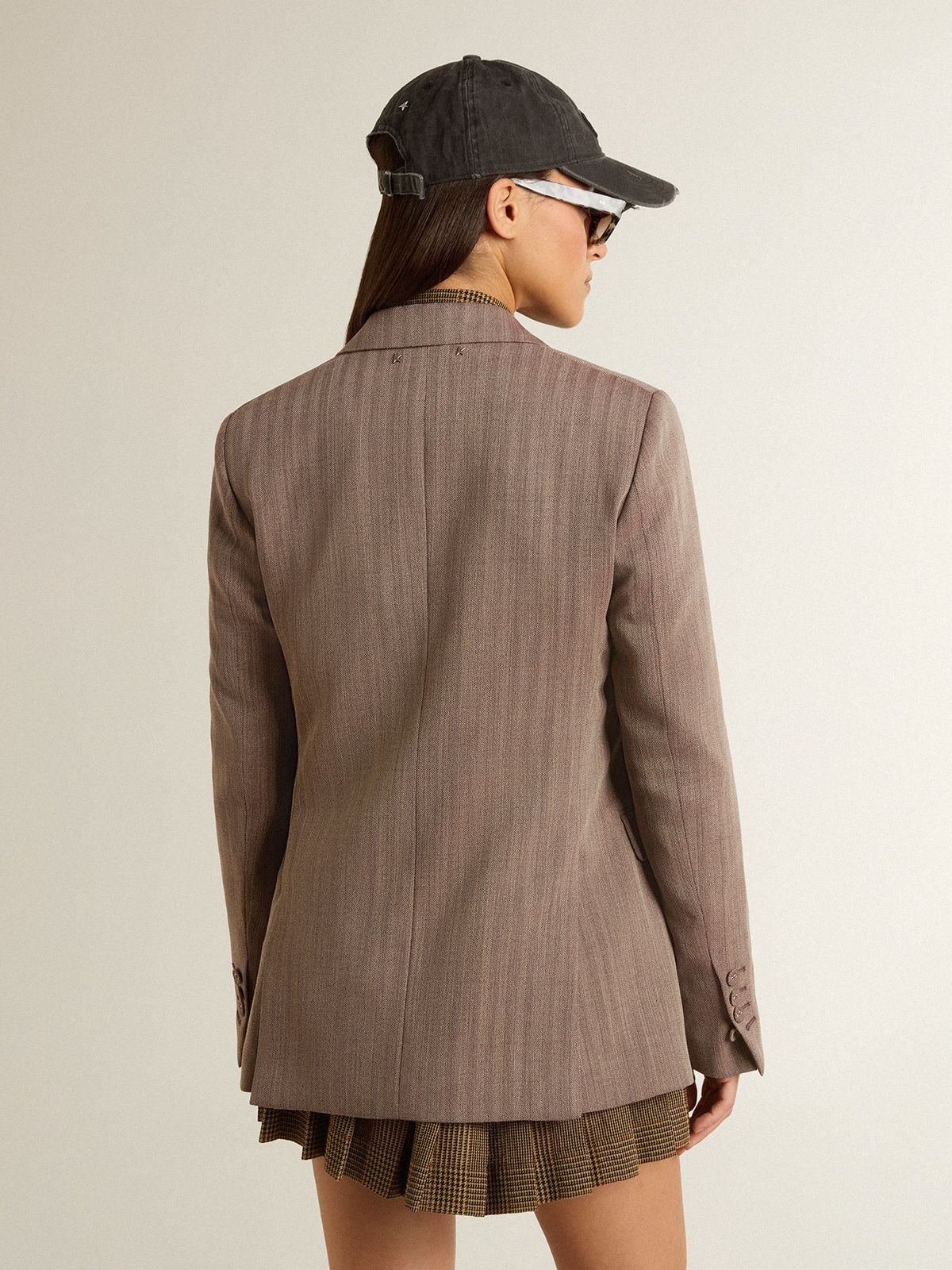 Golden Goose - Blazer doppiopetto da donna in misto lana chevron di colore beige in 