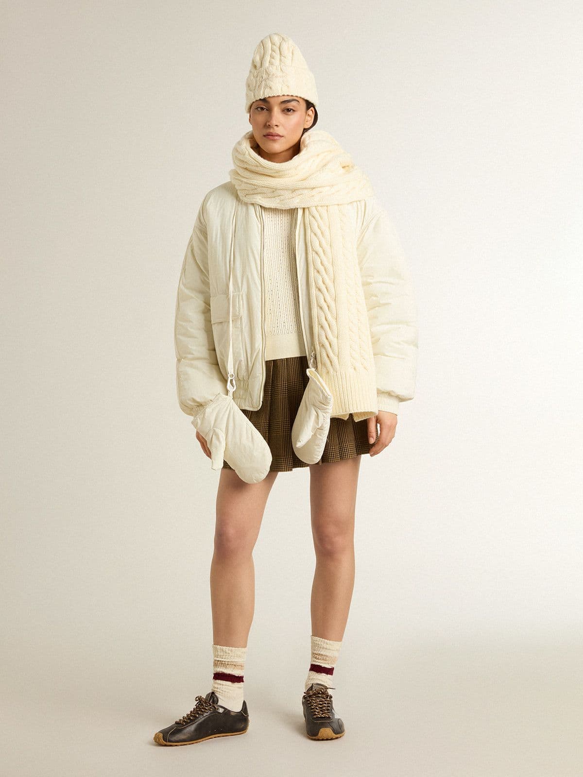 Golden Goose - Maglia girocollo da Donna in lana merino bianca con cristalli all-over in 