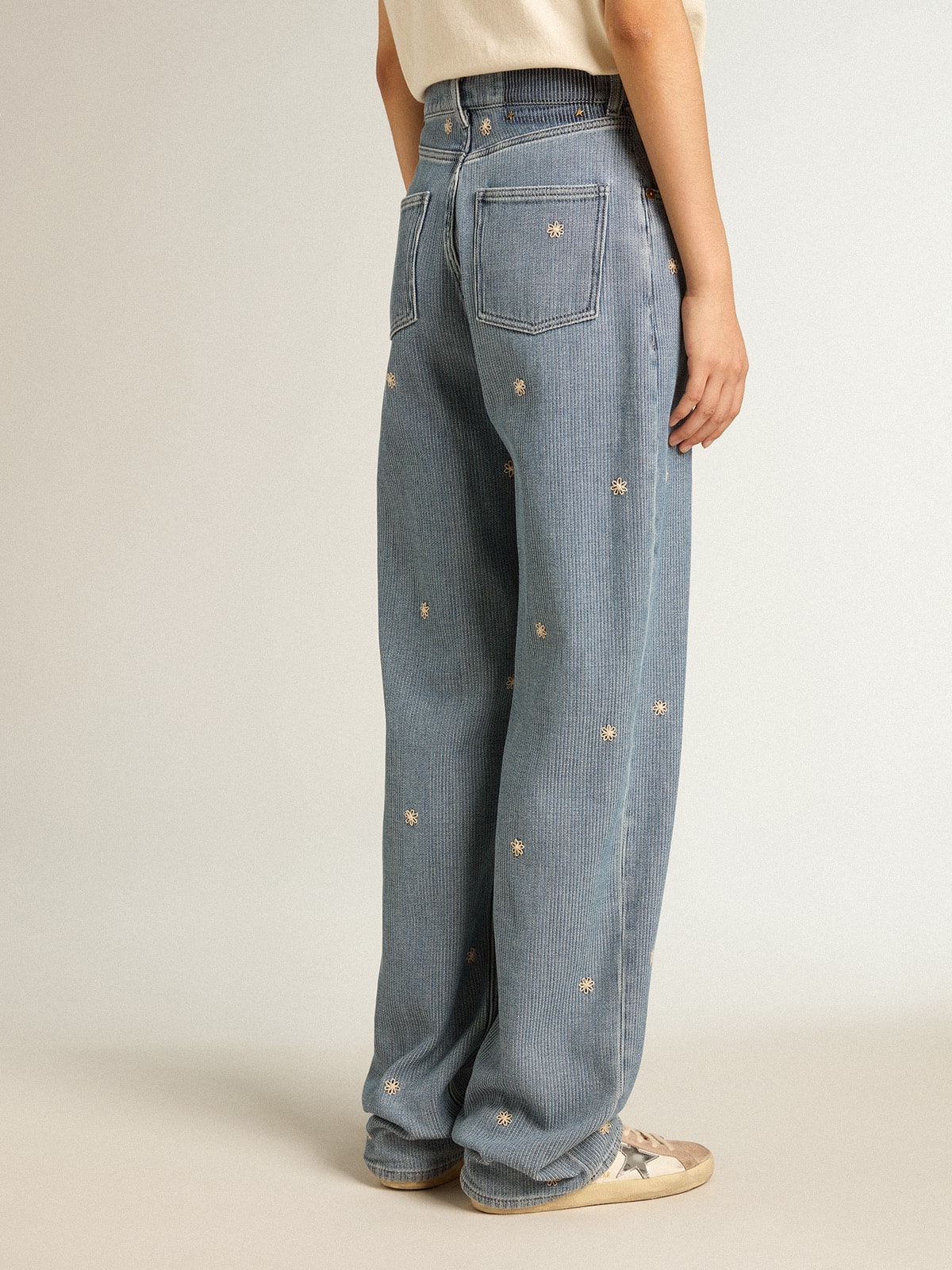 Pantalon pour femme en denim de coton avec fleurs brodees Golden Goose