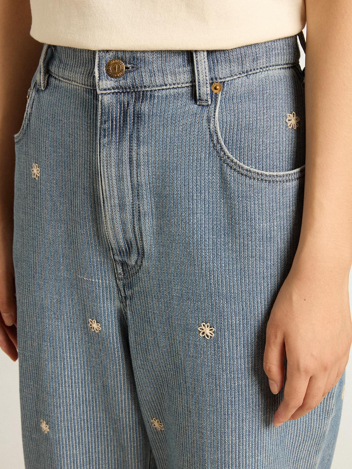 Golden Goose - Pantalon pour femme en denim de coton avec fleurs brodées in 