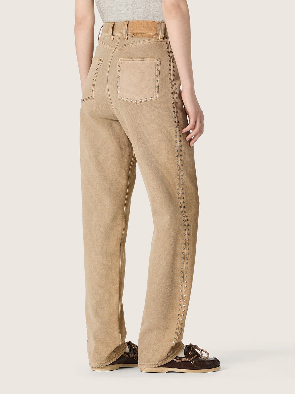Golden Goose - Vaqueros de mujer de algod&oacute;n beige con tachas in 