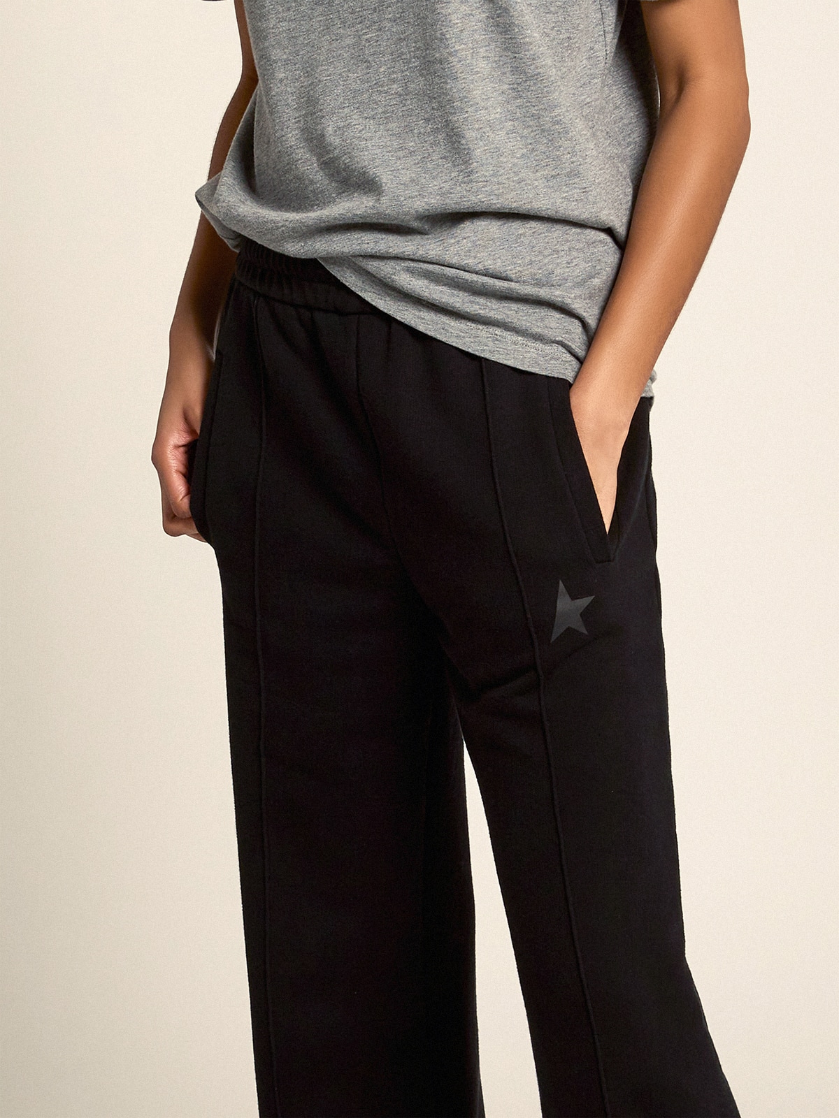 Golden Goose - Pantalone jogging da donna color nero con stella sul davanti in 