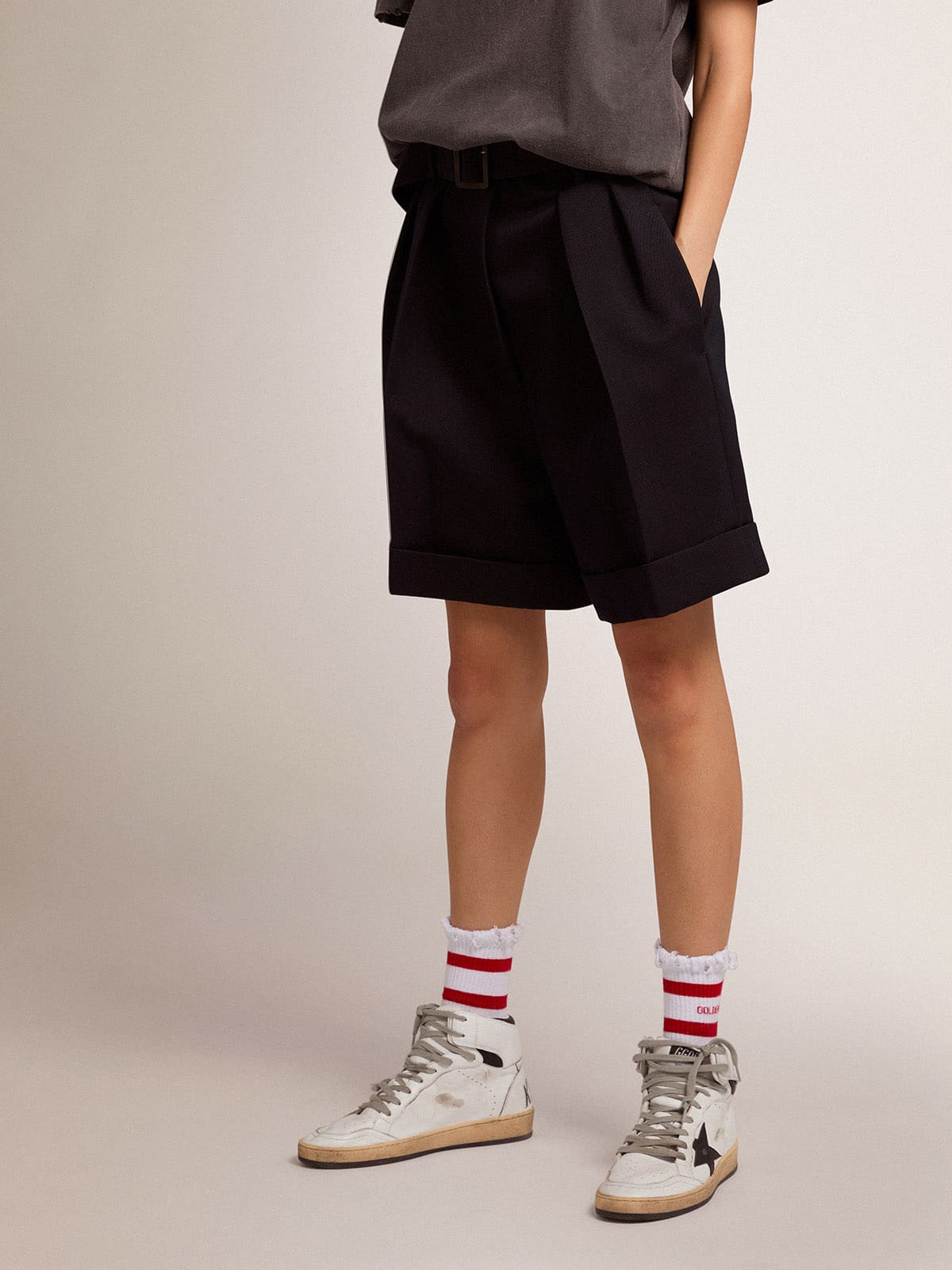 Golden Goose - Women's shorts in black wool gabardine with waist belt in 