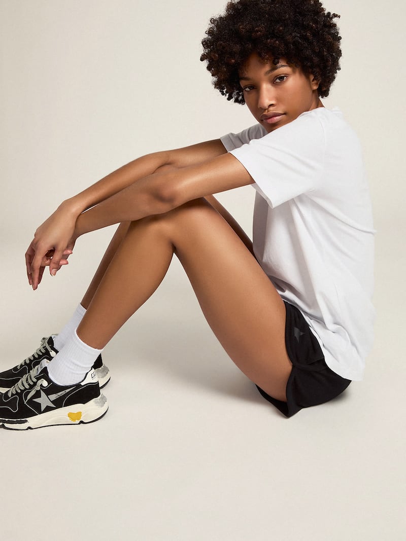 Golden Goose - T-shirt femme blanc avec &eacute;toile &agrave; paillettes argent&eacute;es sur le devant in 