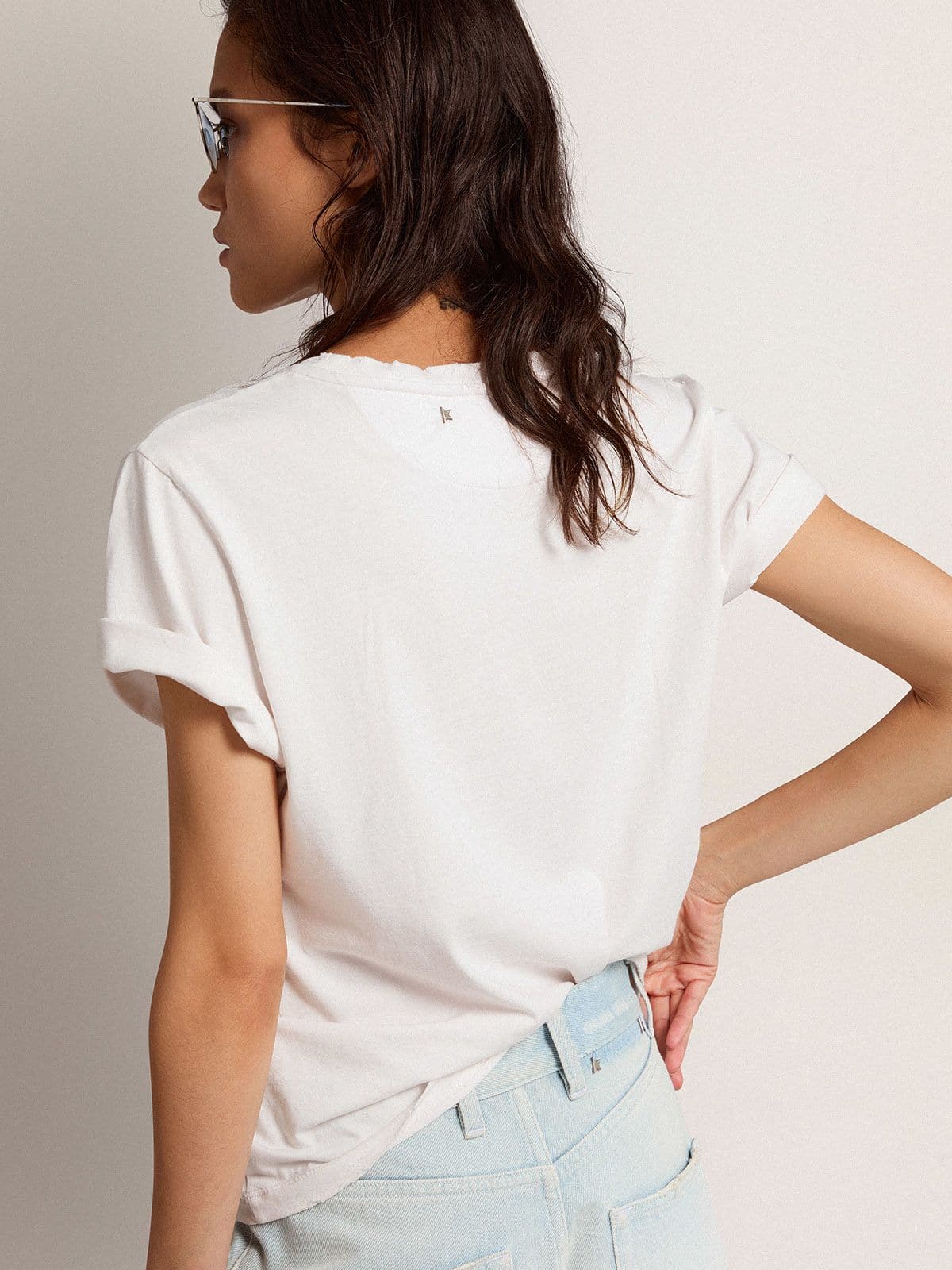 Tシャツ・カットソー GOLDEN GOOSE Women Tops GWP01220P000673 10363 WHITE Distressed slim-fit women's T-shirt in white