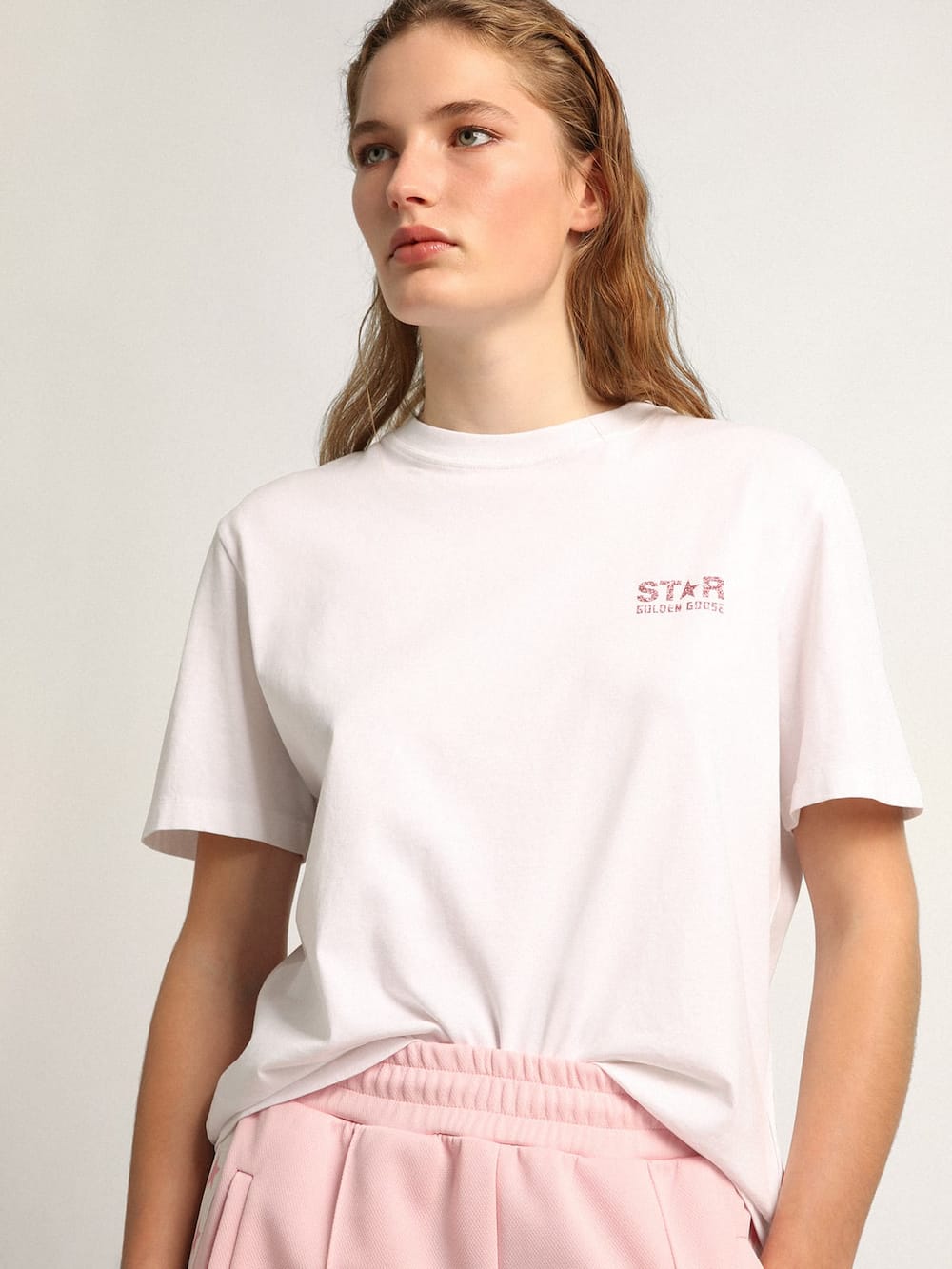 Golden Goose - 여성 핑크 글리터 로고 &amp; 스타 화이트 티셔츠 in 