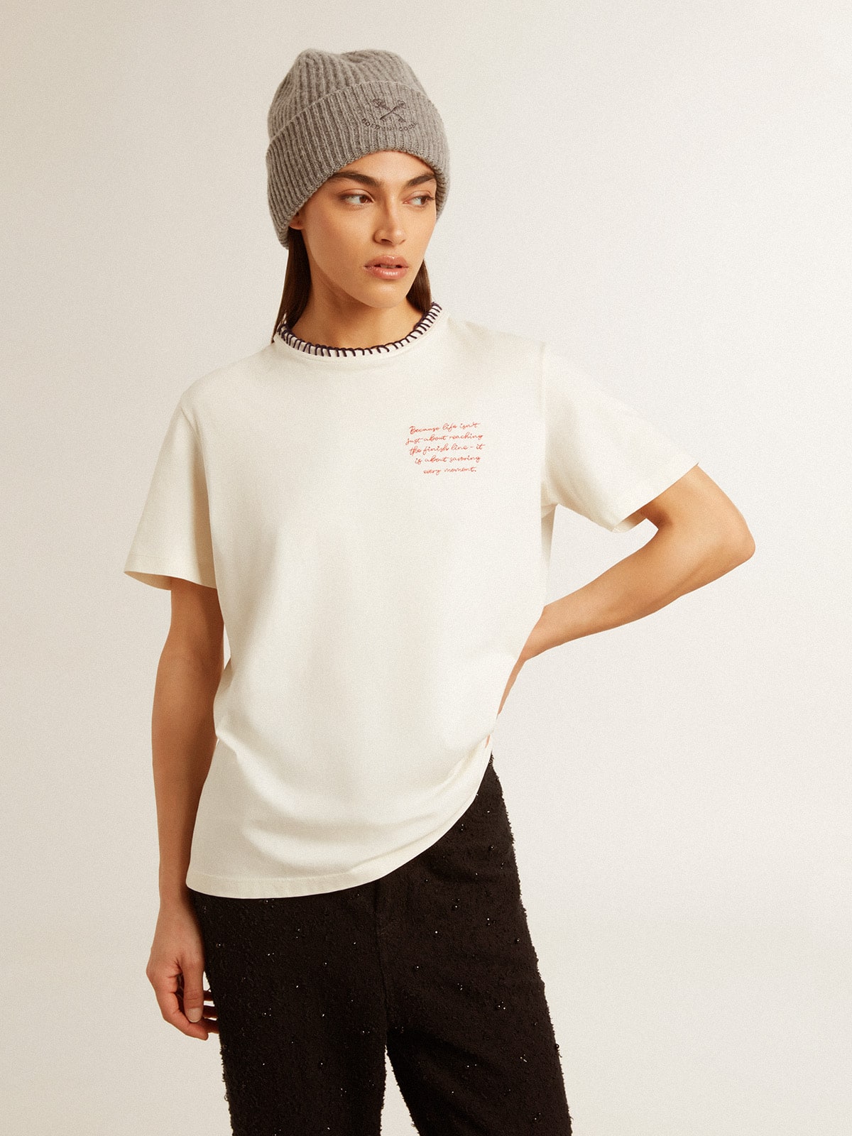 Golden Goose - Von Hand besticktes Damen-T-Shirt aus Baumwolle in Lived-in-White in 