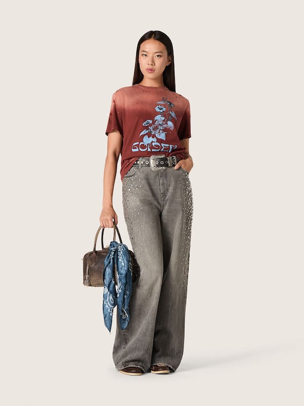 Women&rsquo;s T-shirt in rust-colored cotton jersey with floral print