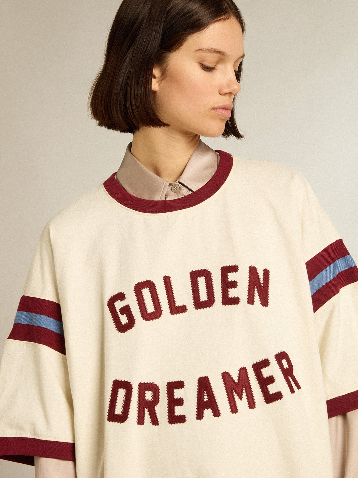 Golden Goose - Robe blanc femme avec inscription bordeaux sur le devant in 