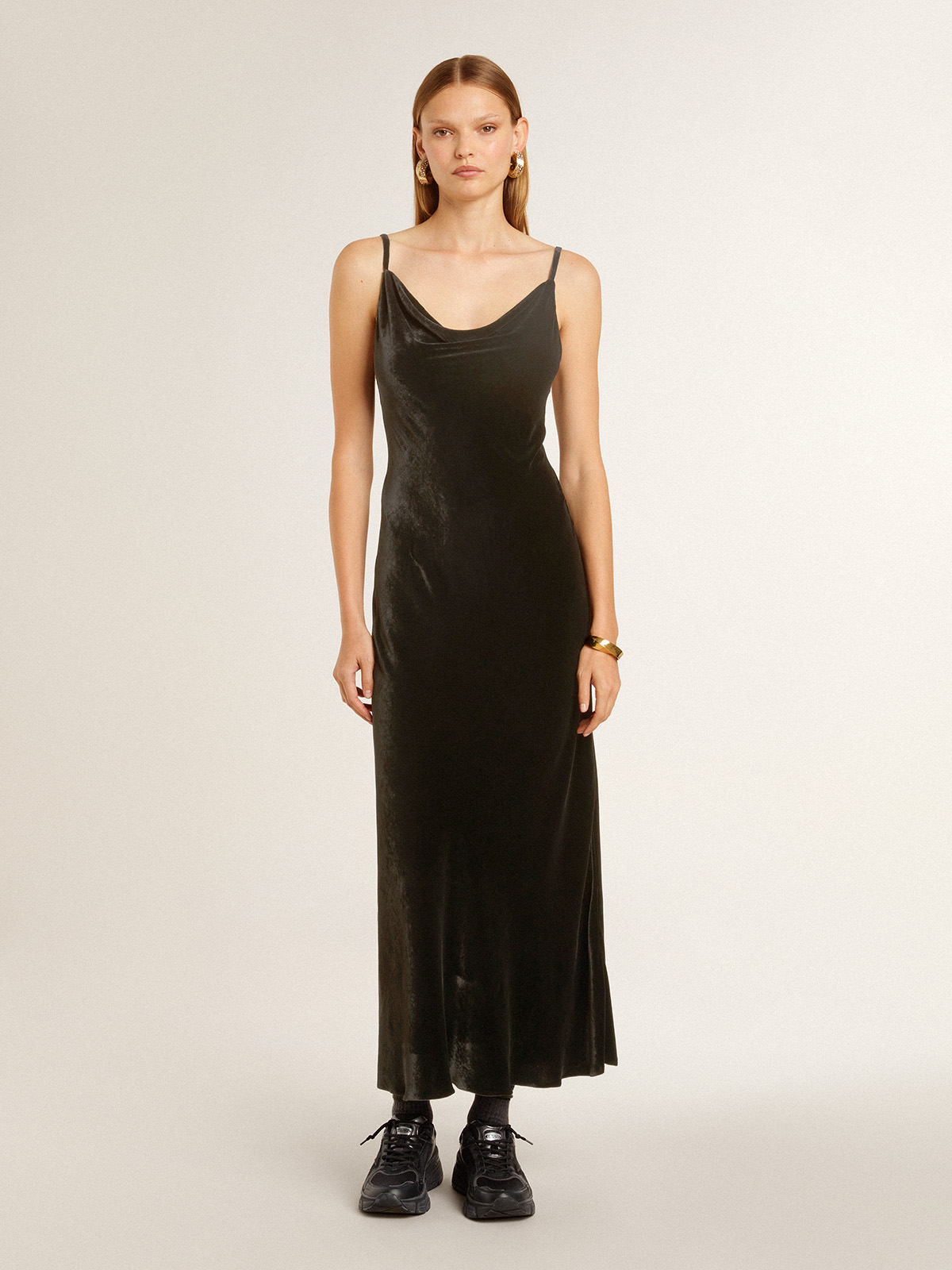dress with golden goose 4 Spring Dresses Styled With Golden Goose Sneakers