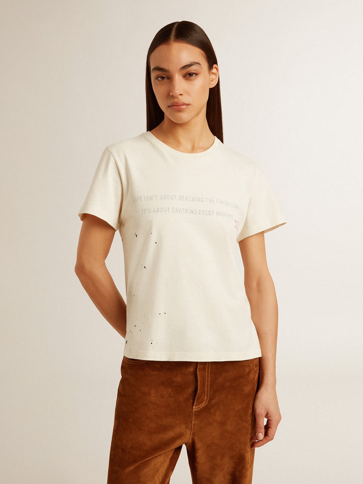 Golden Goose - T-shirt da donna in cotone color bianco vissuto con stampa e ricamo in 