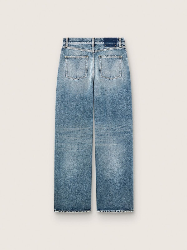 Golden women's boyfriend jeans in stone-washed light blue denim