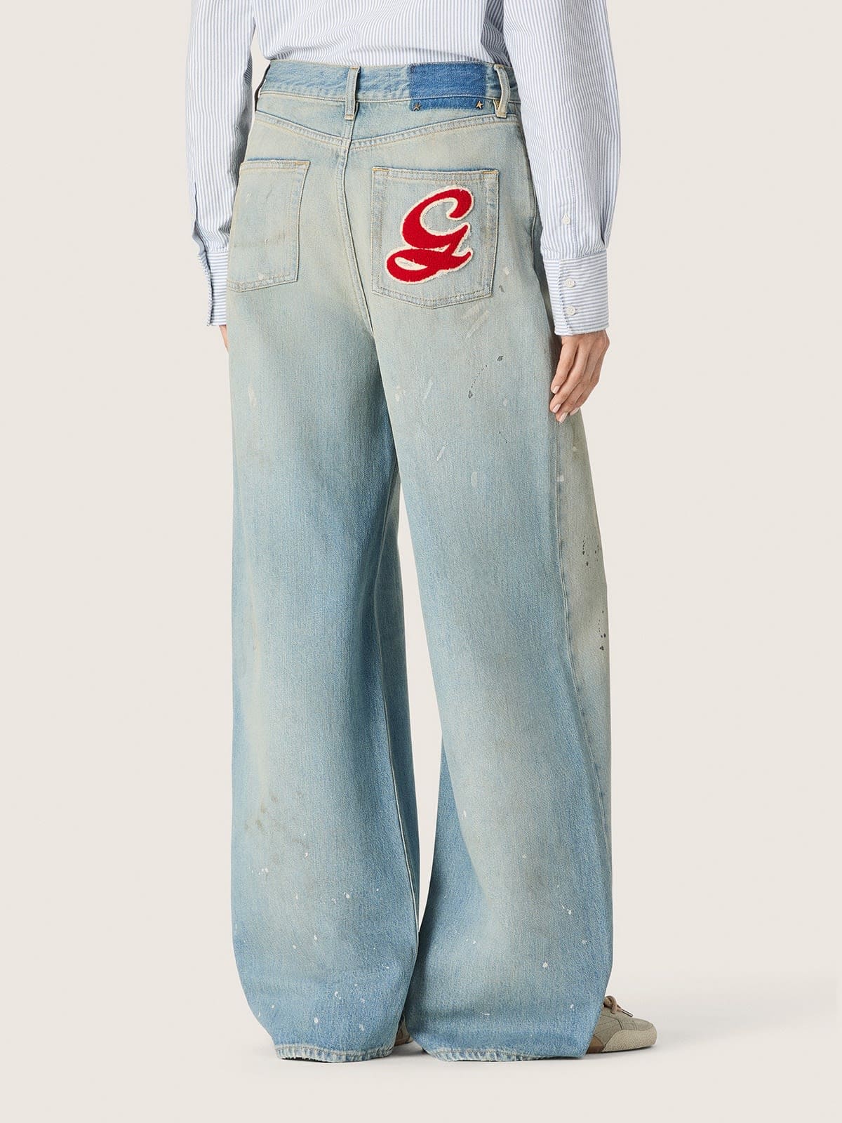 Golden Goose - Vaqueros de mujer en denim celeste con logotipo bordado Golden in 