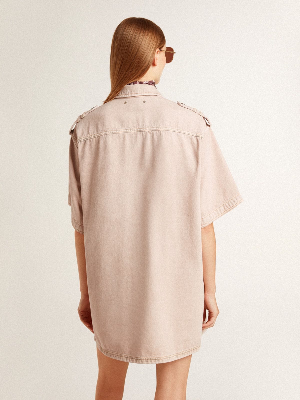 Golden Goose - Camicia da donna in denim dyed rosa dal fit over  in 