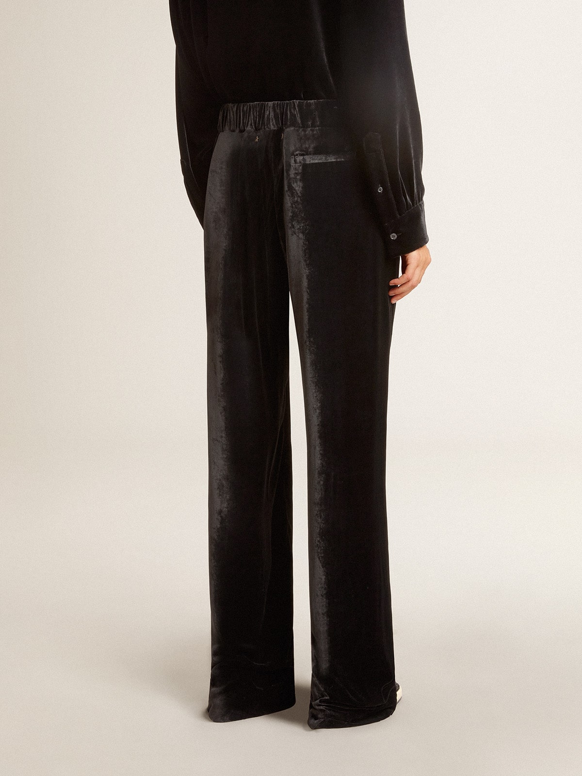 Golden Goose - Black velvet-effect pants in 