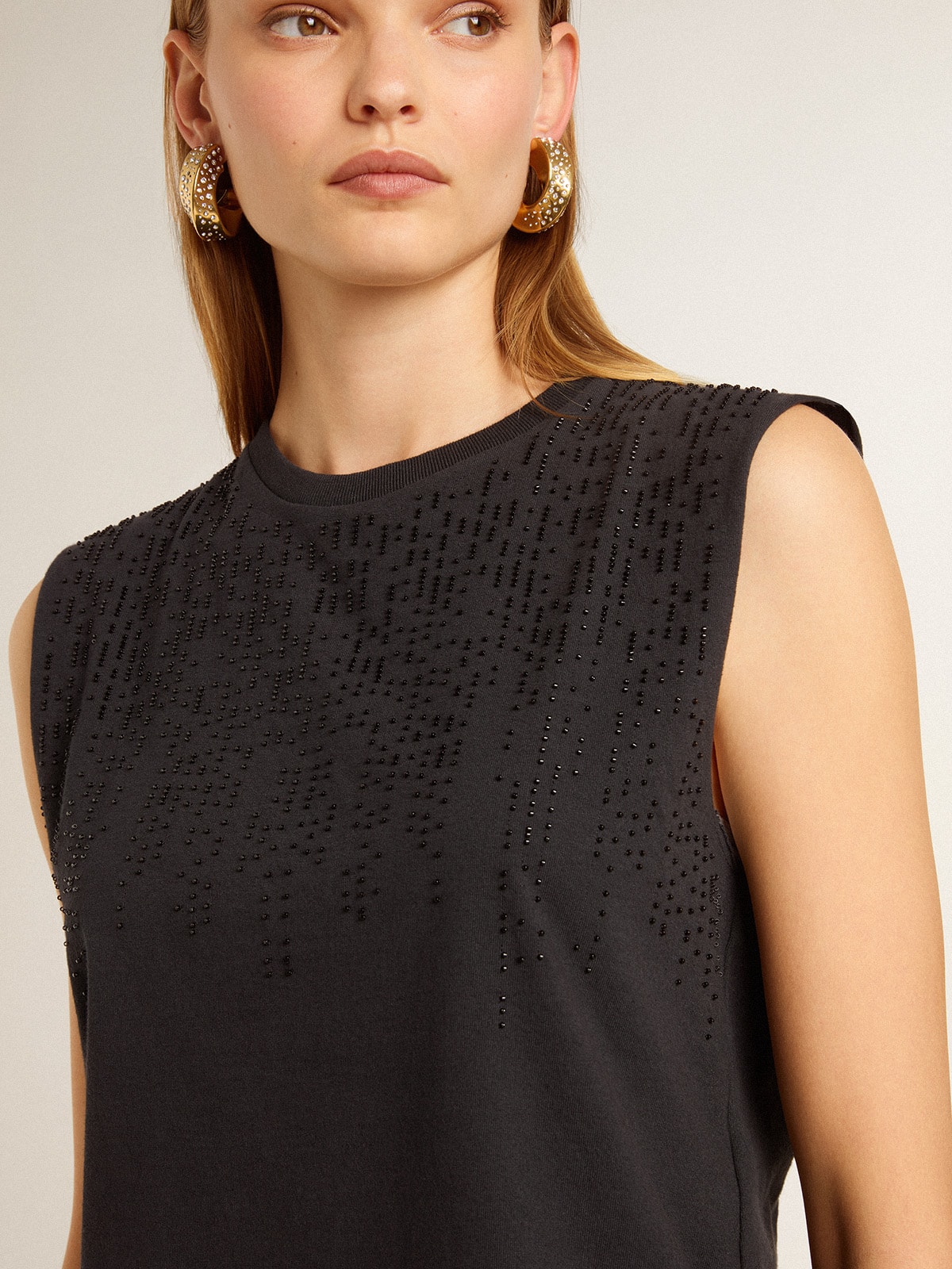 Golden Goose - Sleeveless T-shirt in worn-black with tone-on-tone gradient embroidery in 