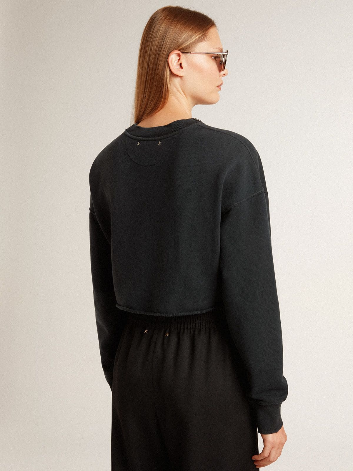 Tシャツ・カットソー Golden Goose CROPPED FLEECE CREW NECK CRYSTAL Buy Women's cropped cotton sweatshirt with crystals on the