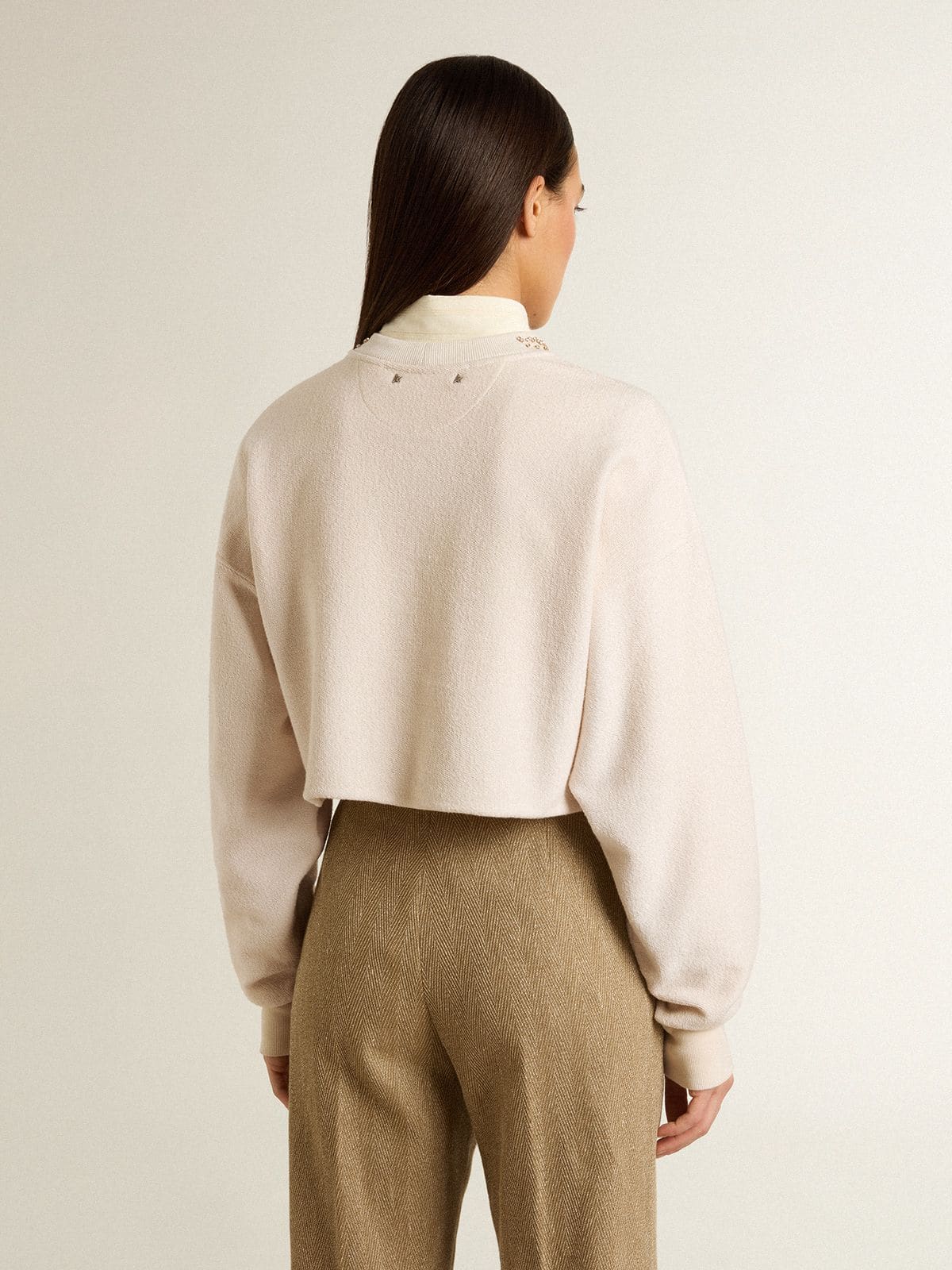 Golden Goose - Felpa da donna cropped in cotone color panna con cristalli sul davanti in 