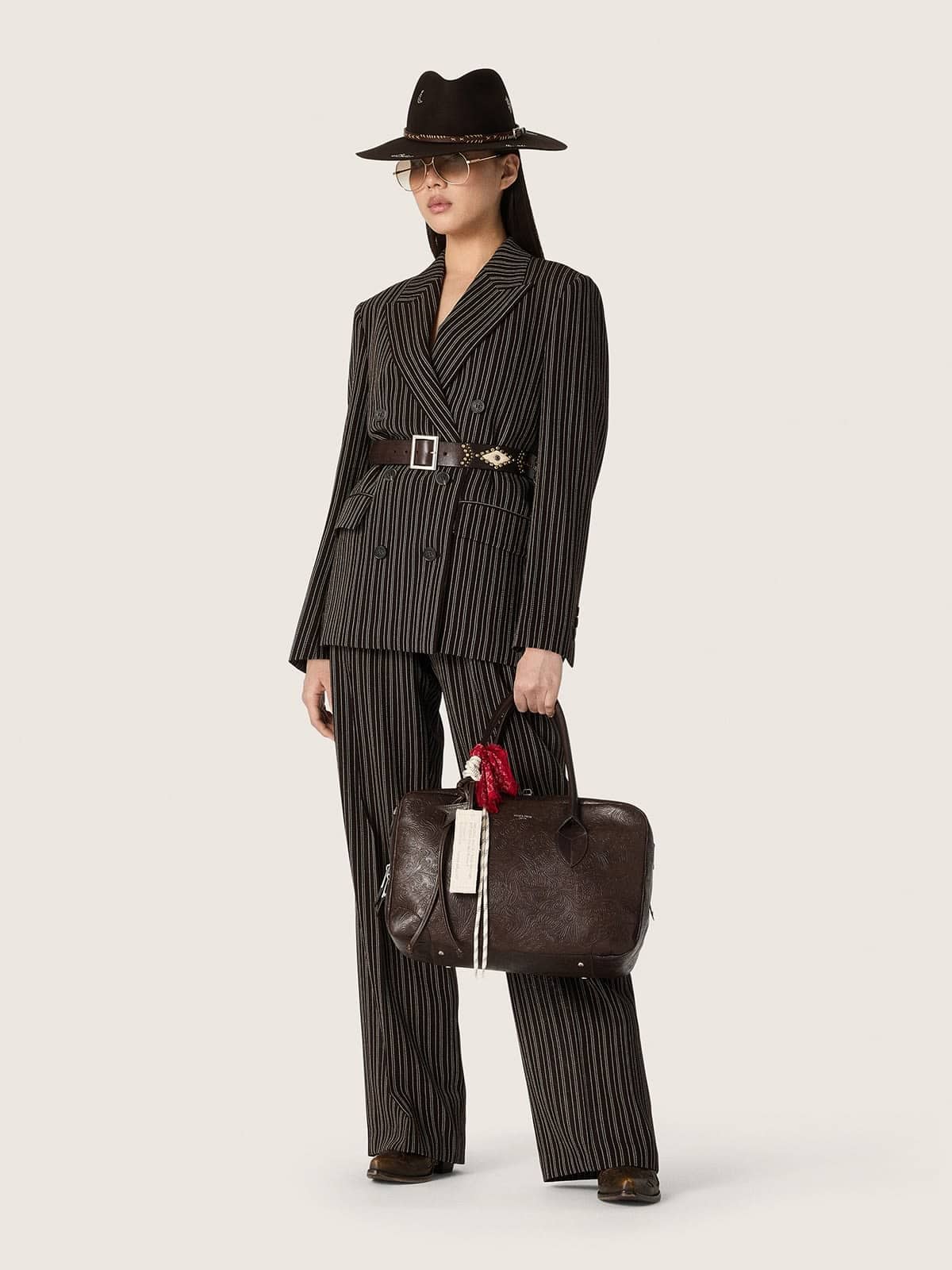 Blazer feminino de abotoamento duplo de l&atilde; risca de giz marrom