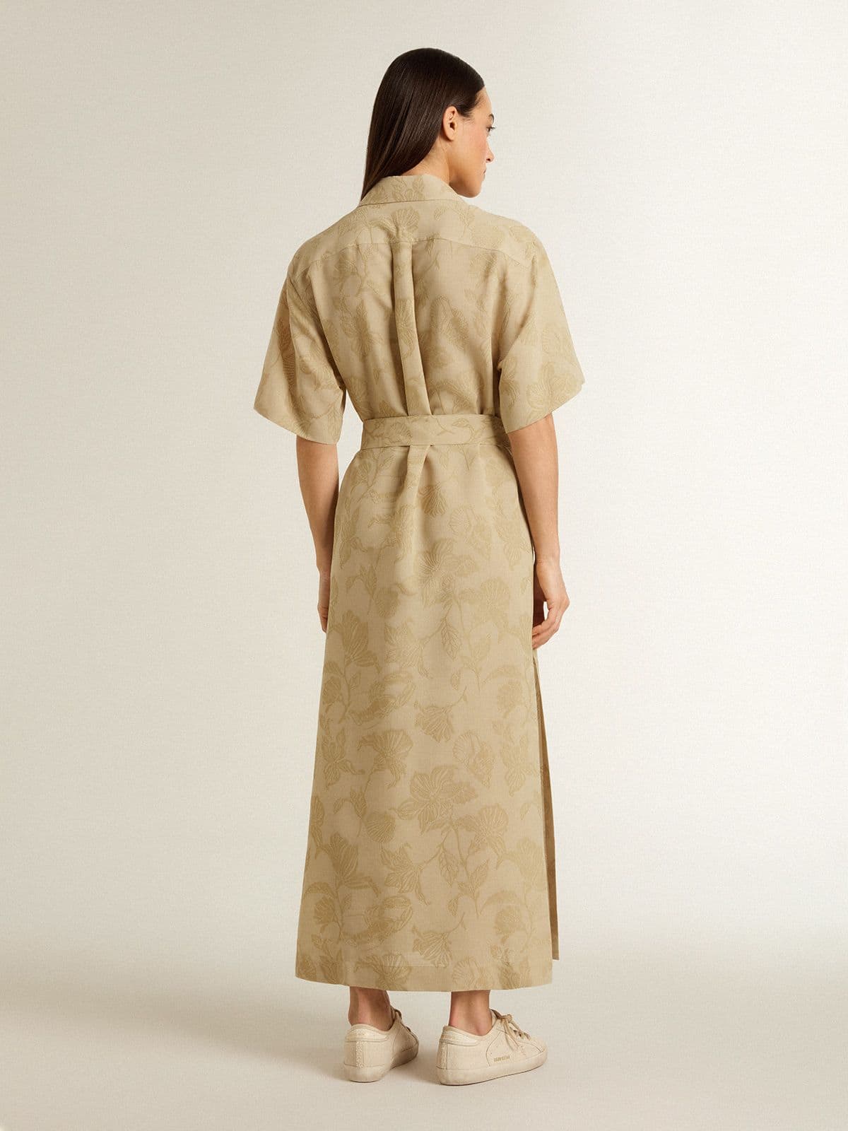 Golden Goose - Kurzarm-Hemdblusenkleid aus floralem Jacquard in der Farbe Beige in 