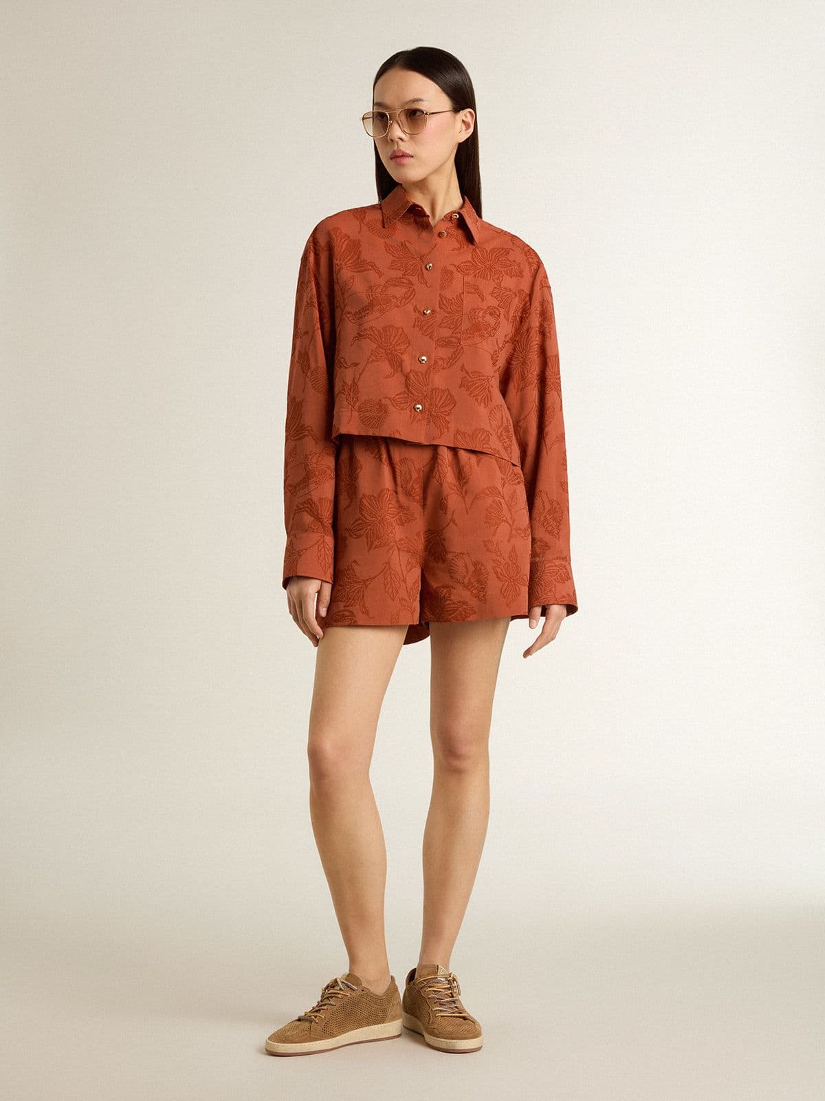 Golden Goose - Women's cropped shirt in brick red jacquard with wide sleeves in 