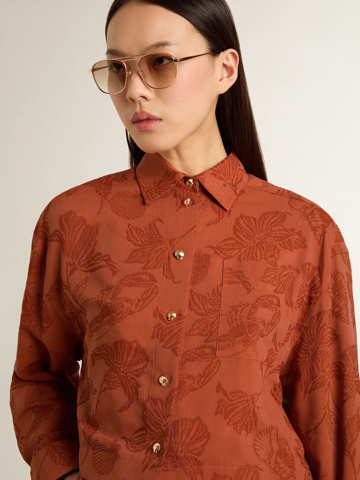 Golden Goose - Women's cropped shirt in brick red jacquard with wide sleeves in 