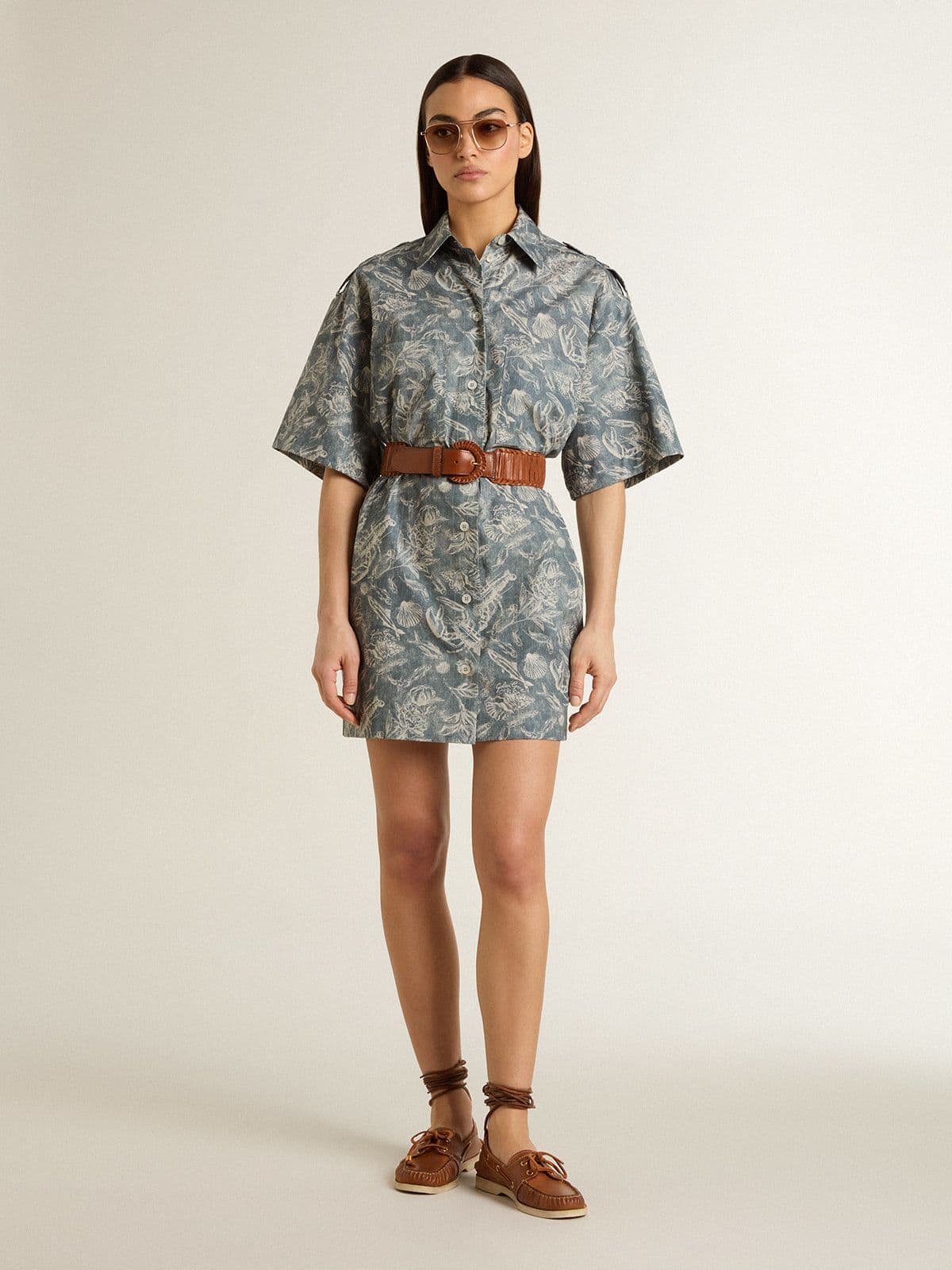 Golden Goose - Robe chemisier courte pour femme en popeline de coton bleu clair avec imprimé marin all-over in 