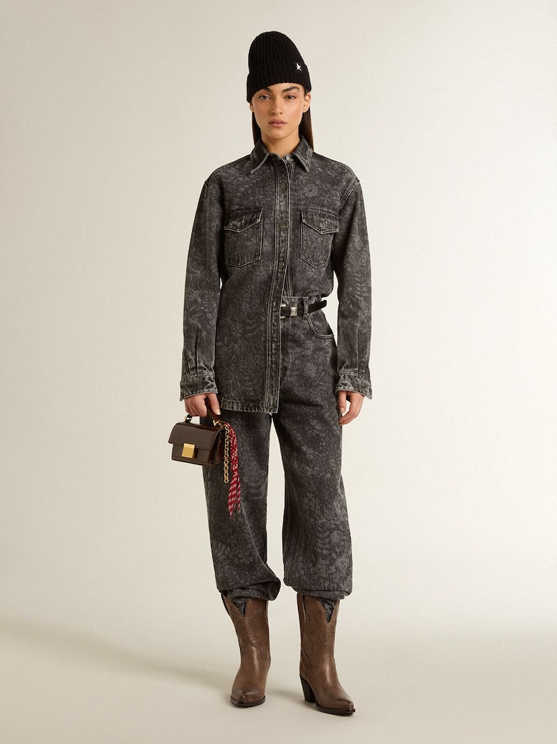Golden Goose - Camisa de mujer de denim negro con motivo floral tono sobre tono in 