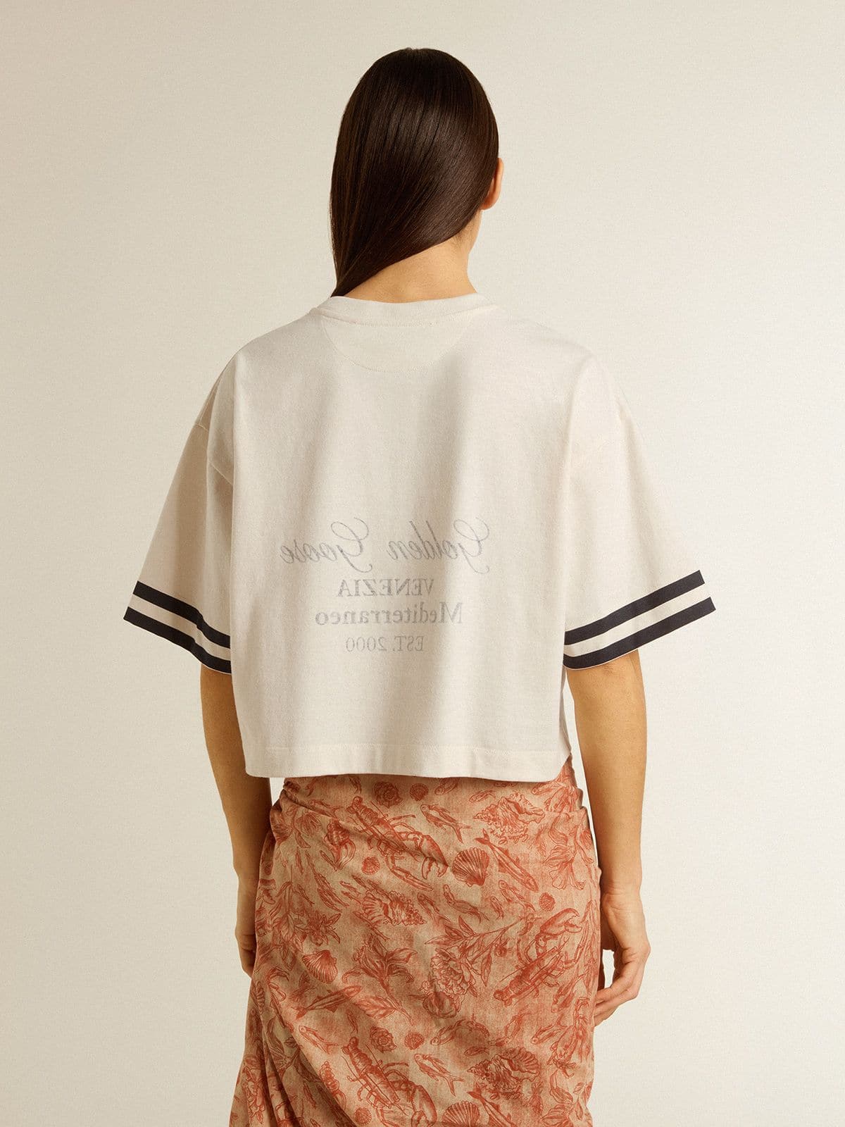 Golden Goose - 饰有刺绣和 Venezia Mediterraneo 印花的女式白色针织短款超宽松 T恤 in 
