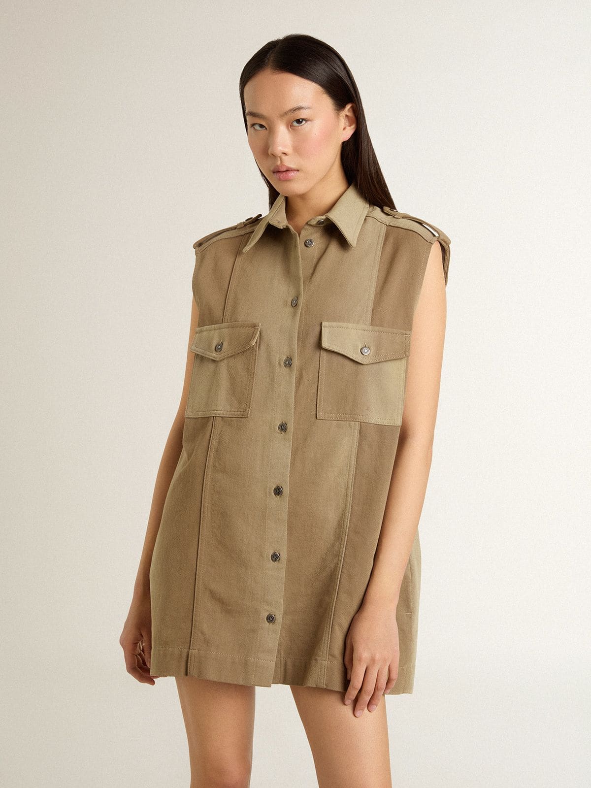 Damen-Hemdblusenkleid aus sandfarbenem Denim mit Militärdetails