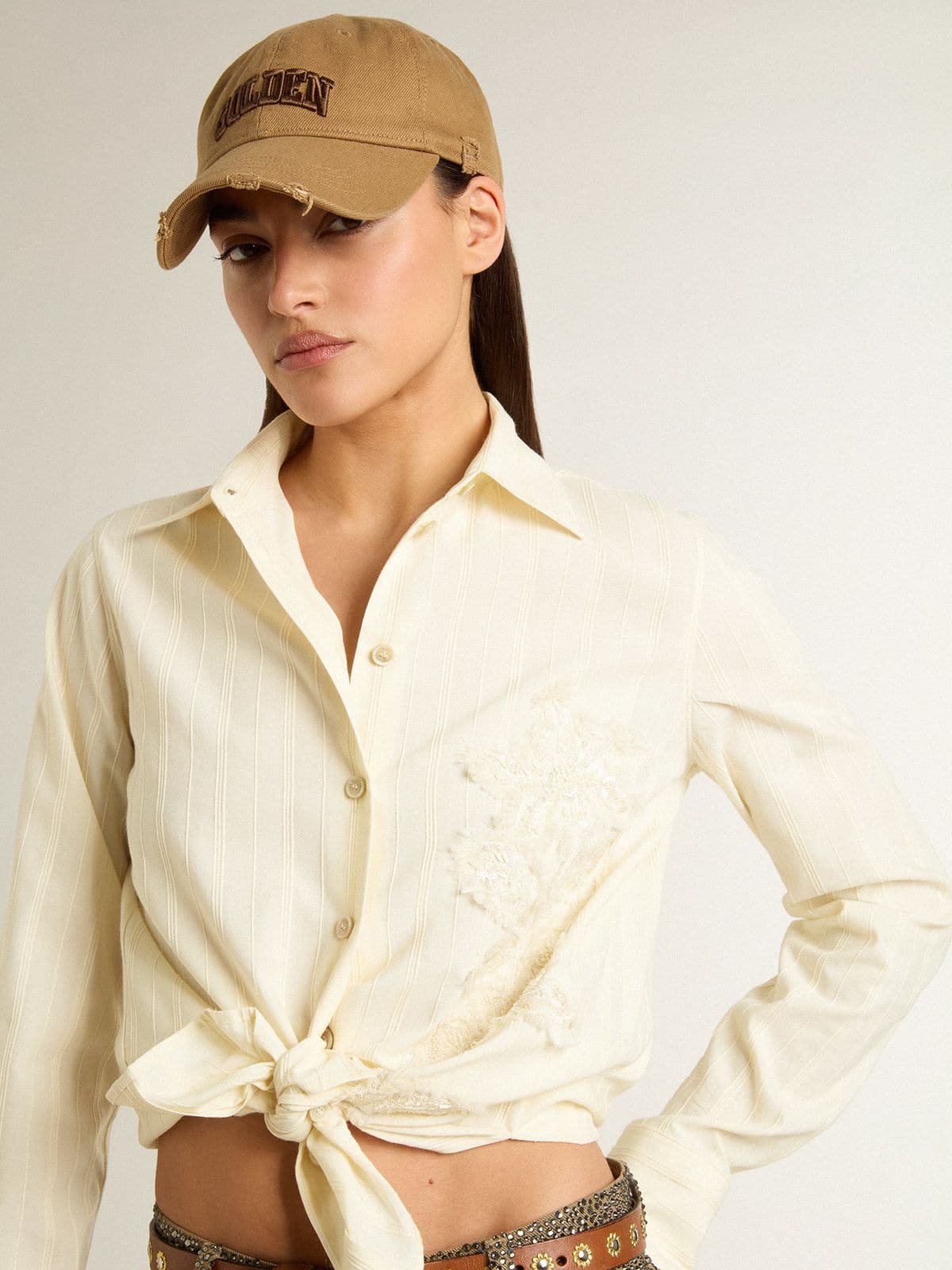 Golden Goose - Camisa de mujer de algodón color nata con bordado floral in 