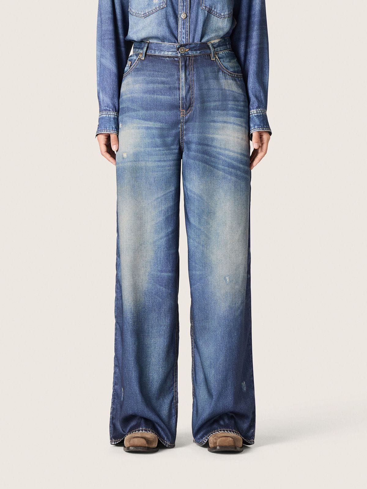 Golden Goose - Vaqueros boyfriend de mujer en denim azul con estampado de archivo in 