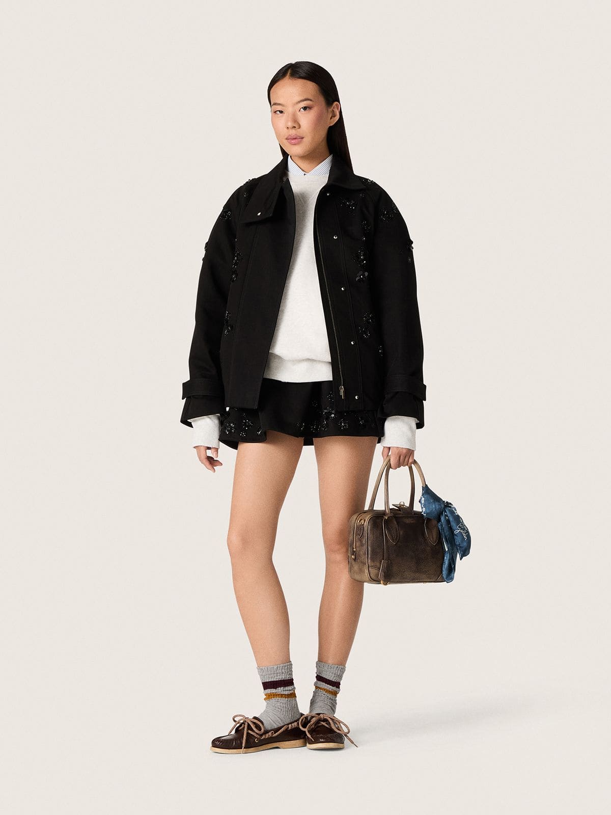 Golden Goose - Oversize-Damenjacke aus schwarzem Baumwolltwill mit Blumenstickerei aus Pailletten in 
