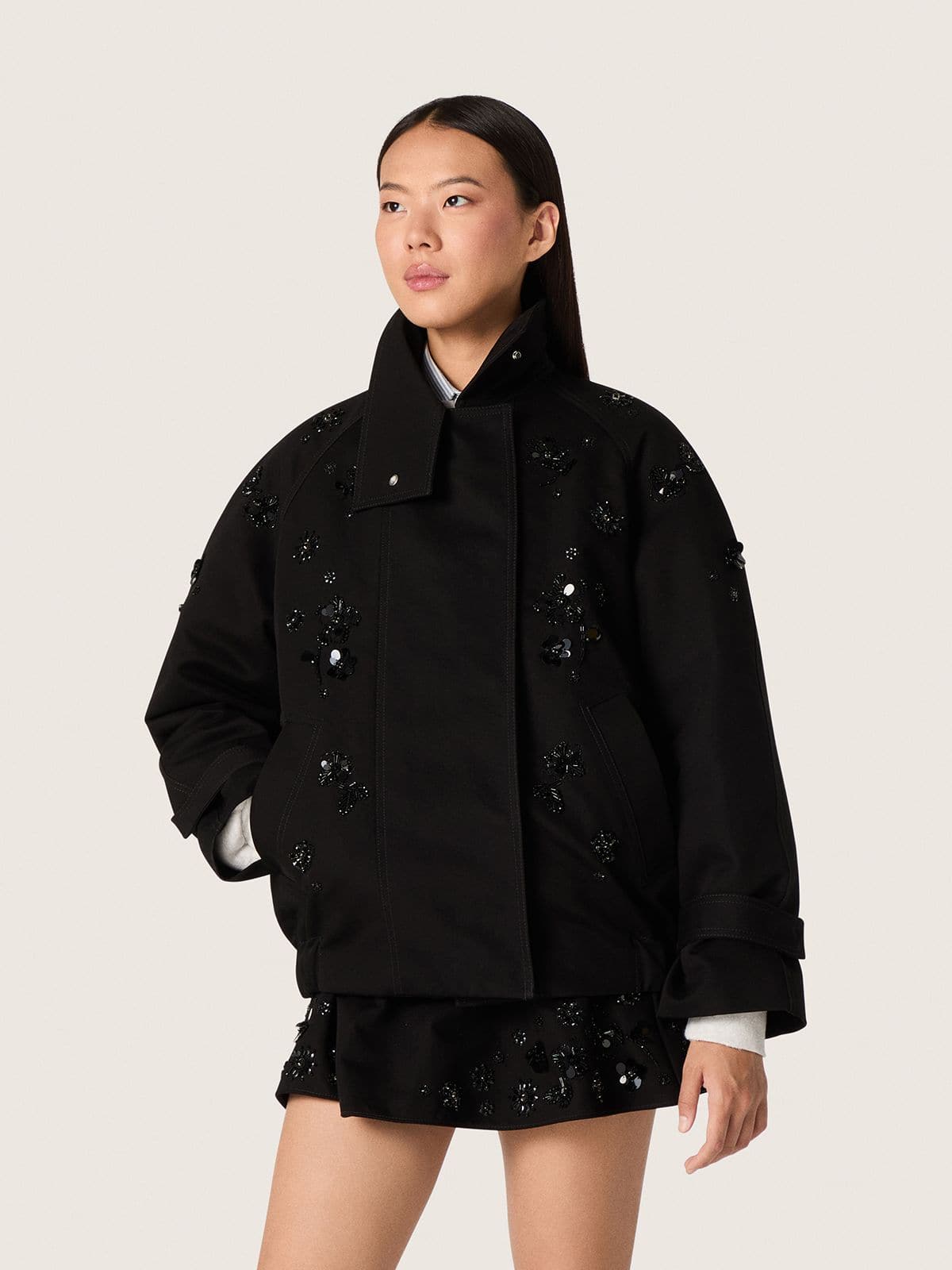 Golden Goose - Oversize-Damenjacke aus schwarzem Baumwolltwill mit Blumenstickerei aus Pailletten in 