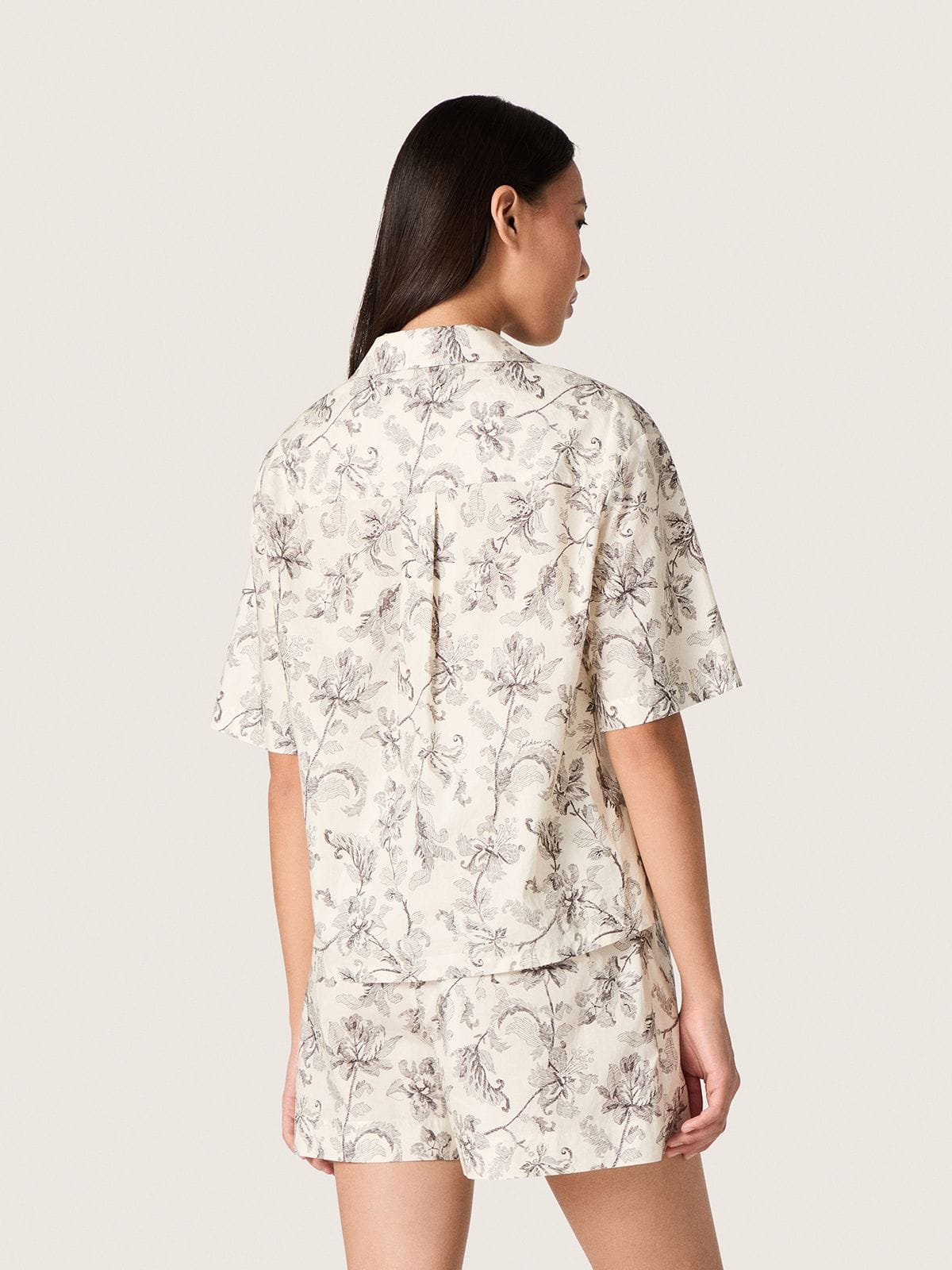 Golden Goose - Camicia boxy da Donna in cotone con stampa floreale bianca e nera in 